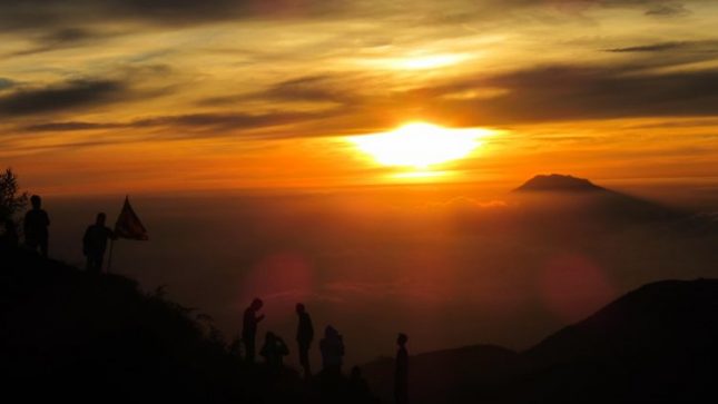 Sunrise di bukit Sikunir