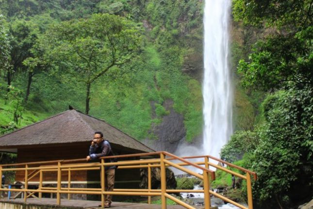 Pemandangan curug Cimahi Bandung