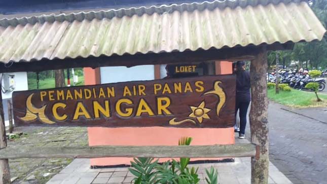 Tempat wisata di Jawa Timur : Pemandian air panas Cangar