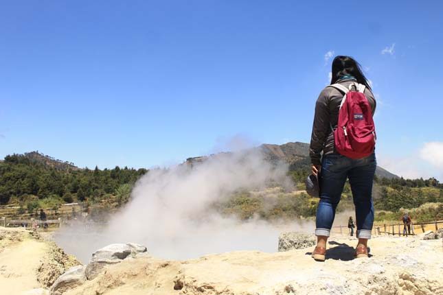 Pesona fenomena alama kawah Sikidang