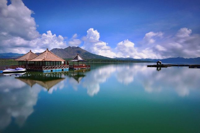 Pemandangan indah di sekitar danau Batur Kintamani