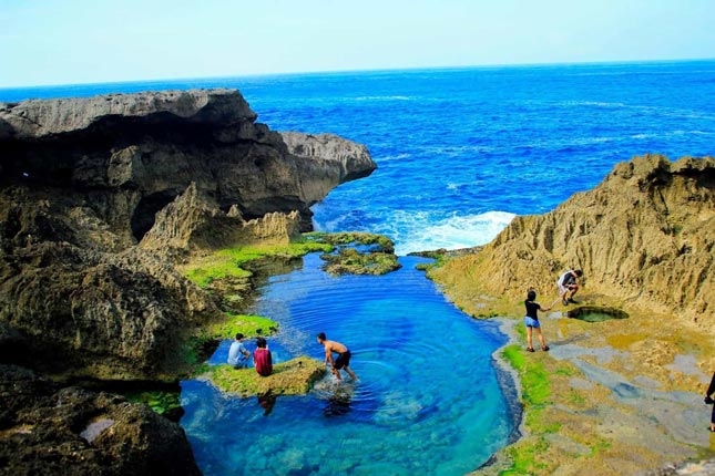 Wisata pantai Kedung Tumpang