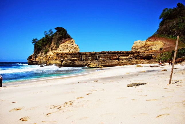 Wisata pantai Pathok Gebang Tulungagung