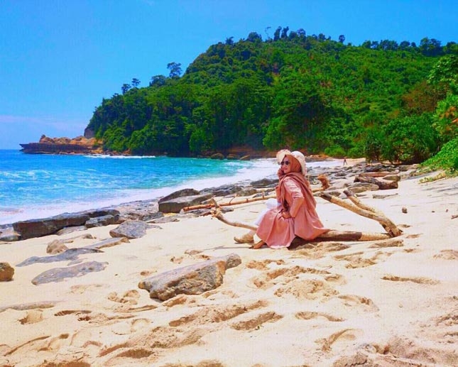 Wisata Pantai Hits Bondowoso