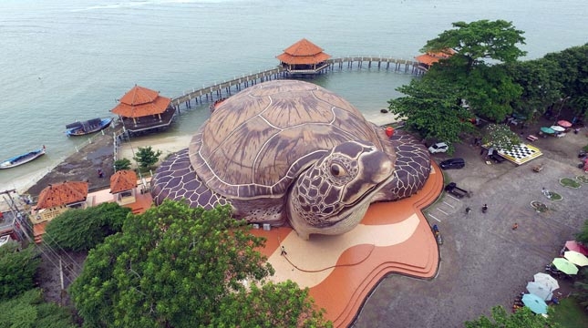 Rekomendasi 9+ Wisata Pantai di Jepara Terbaru & Terpopuler
