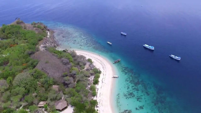 Pantdi pulau Bidadari Flores NTT