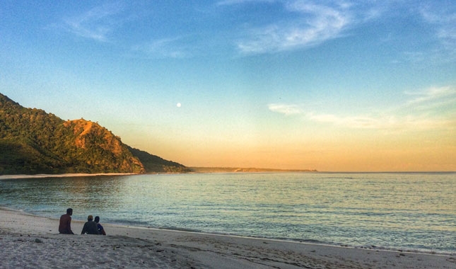 Sunset di pantai pulau Kepa NTT