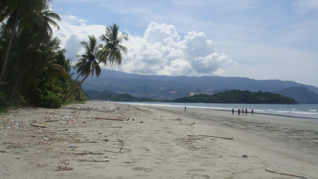 Destinasi wisata pantai Holtekamp Papua