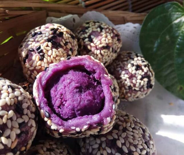 Onde-onde ubi ungu khas Balikpapan